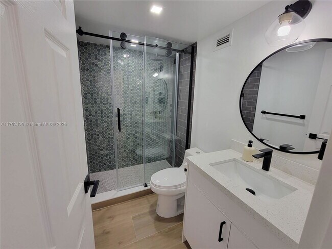 Building Photo - 2501 S Ocean Dr