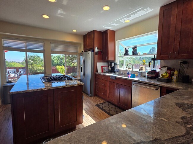 Building Photo - 1730 Terrace Heights Ln