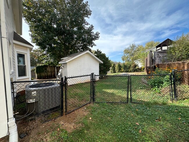 Yard - 7536 Fallow Ln