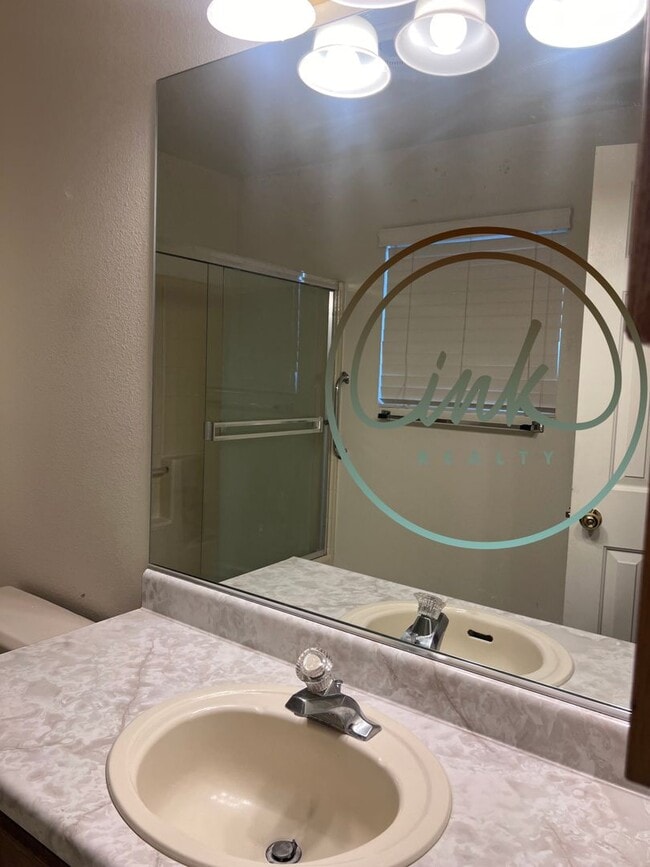 Building Photo - Chardonnay Duplex