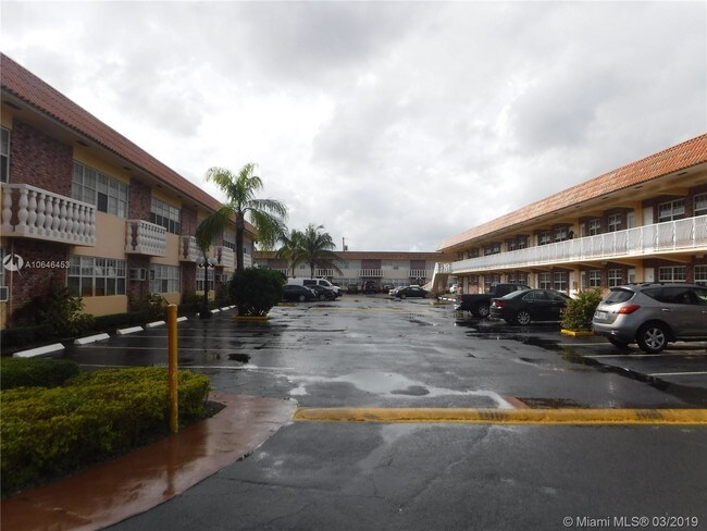 Building Photo - 2625 N Andrews Ave