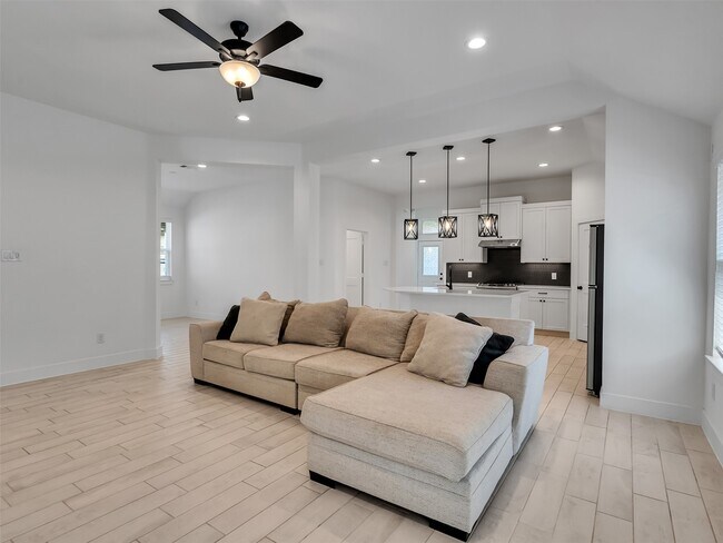 Building Photo - 21330 Groundnut Ct