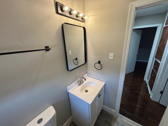 Building Photo - Single family home for rent 2 bed 1 bath detached garage