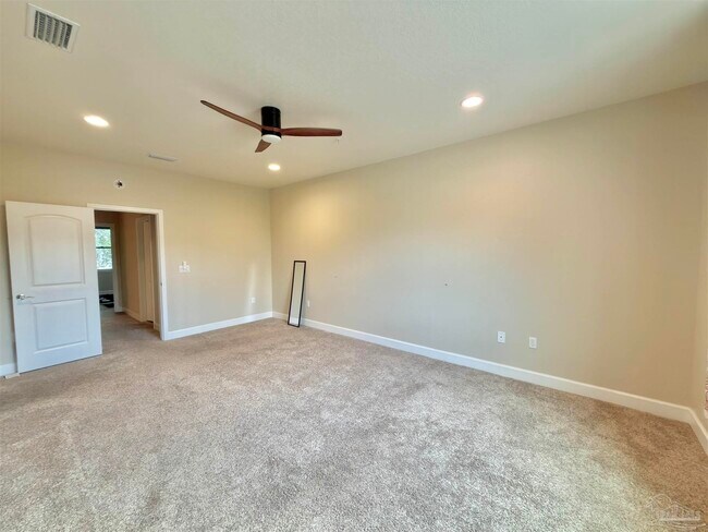 Building Photo - 3511 Mossy Oak Villas Cir
