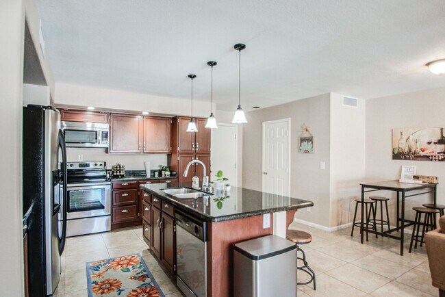 Building Photo - 4bd, 3ba on Arrowhead Golf Course!