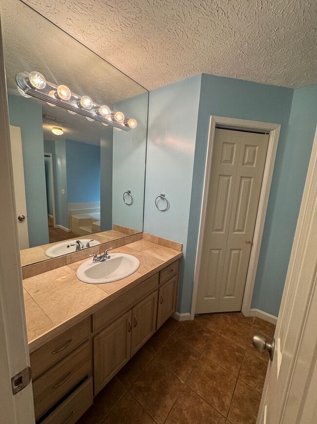 Building Photo - A Great Place to Call Home