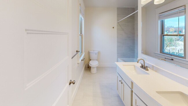 Building Photo - 1005-1017 W. 14th Ave.