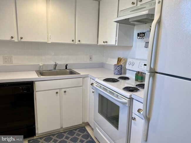 Building Photo - 4817 31st St S