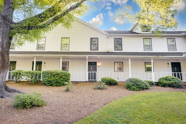 Primary Photo - Convenient to campus and Five Points- Jame...