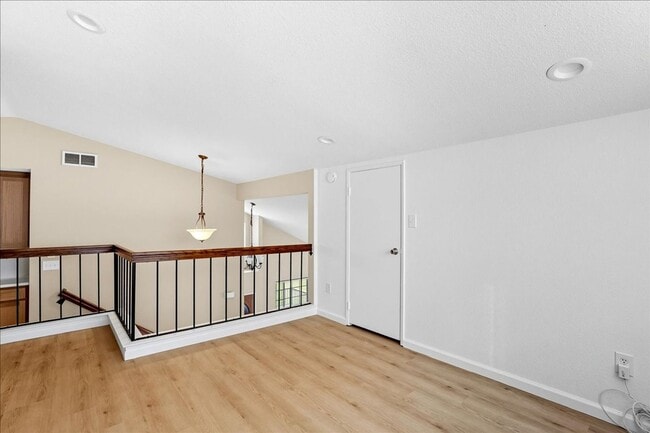 Building Photo - 924 Shellwood Way