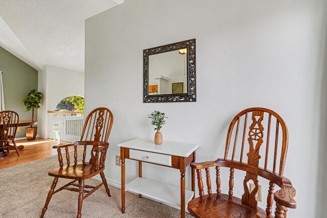 Building Photo - 7400 Newbrook Dr