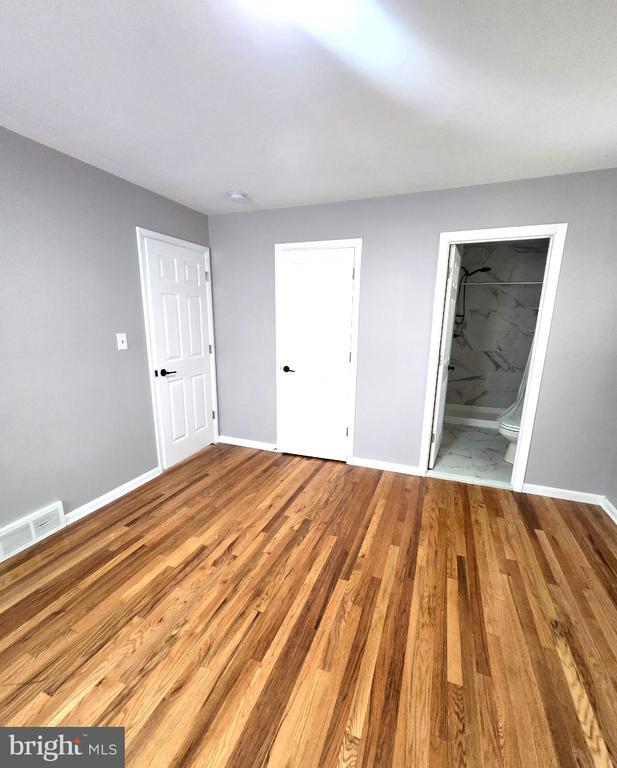 Building Photo - 897 Chapel Dr