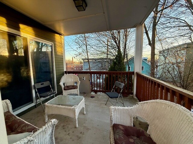 Building Photo - 16 Lawn St