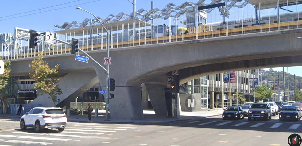 Building Photo - 3477 Carmona Ave