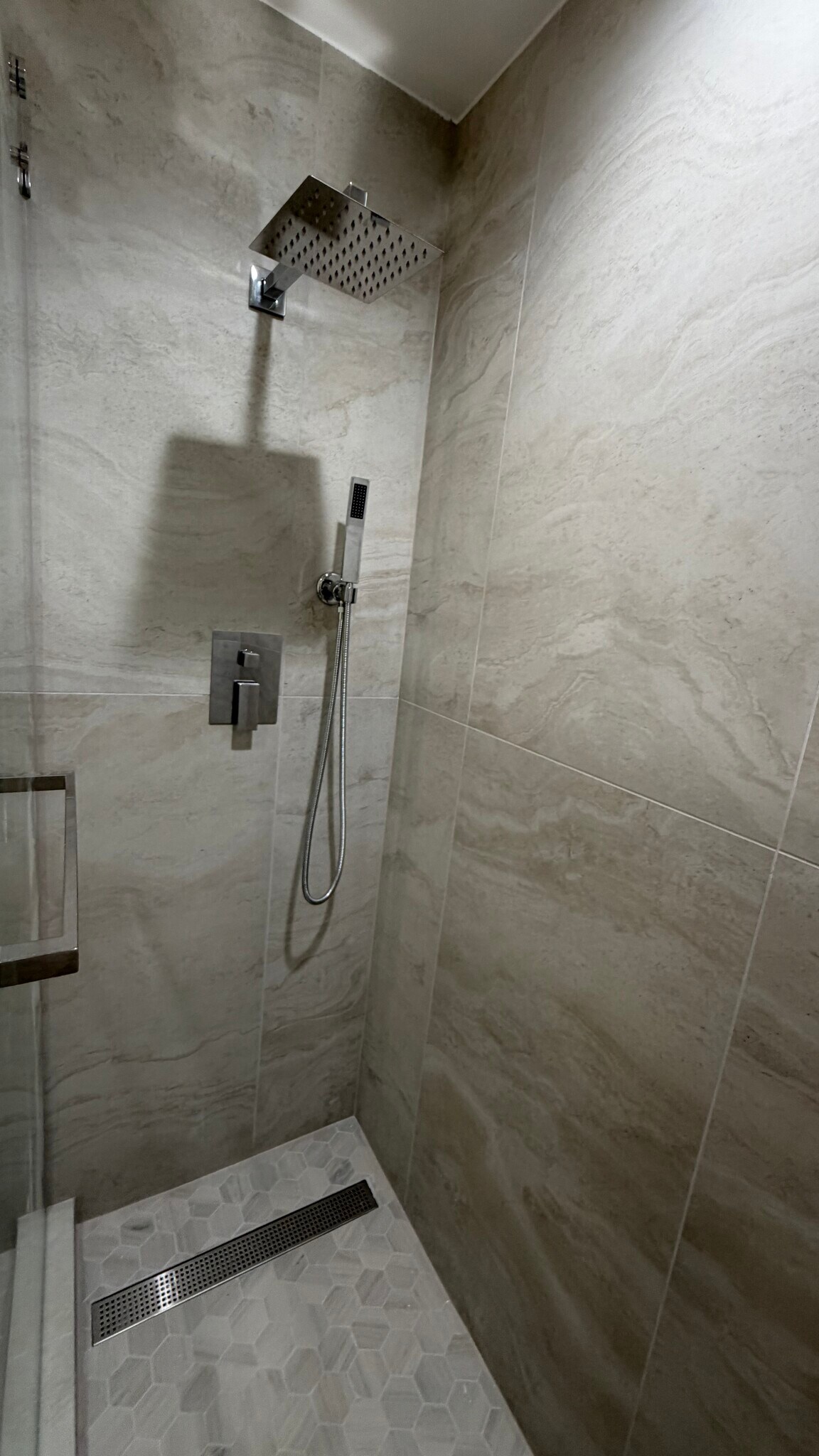 Building Photo - 10331 Lindley Ave