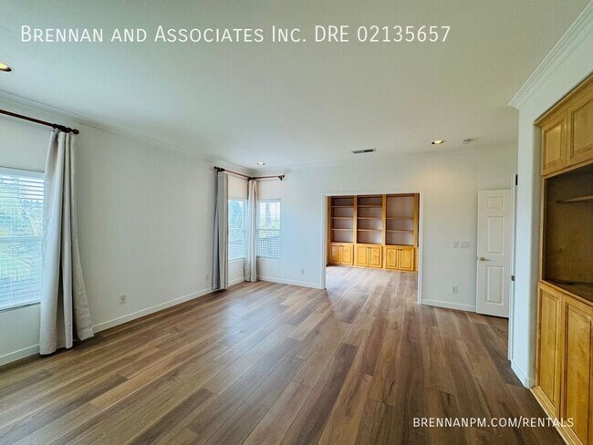 Building Photo - 835 Calle Lagasca