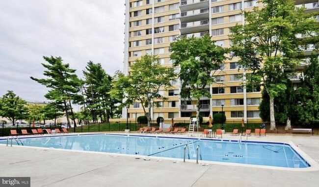 Building Photo - 301 N Beauregard St