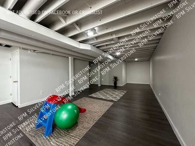 Building Photo - 2119 Cattail Cir