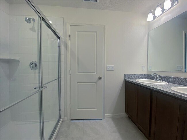 Building Photo - 1580 Kayla Cir