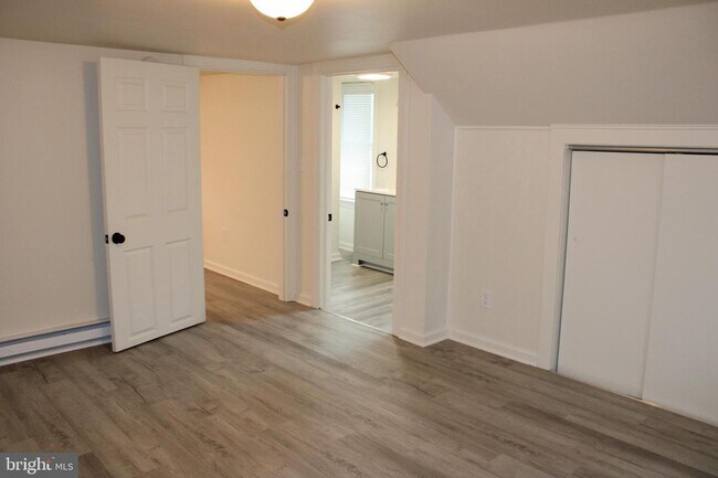 Building Photo - 1318 Kinderhook Rd