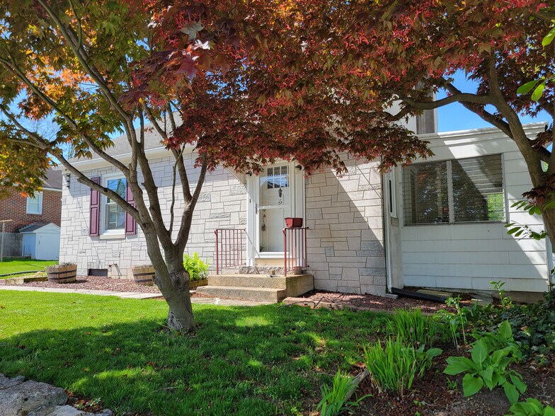 Building Photo - 125 Gerhart Ave