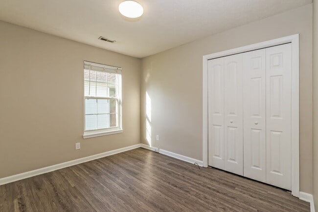 Building Photo - 11107 Meadow Chase Ct