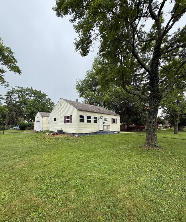 Building Photo - 608 Schuyler Dr