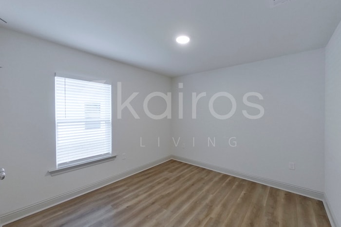 Building Photo - 8118 S Hendrick Dr
