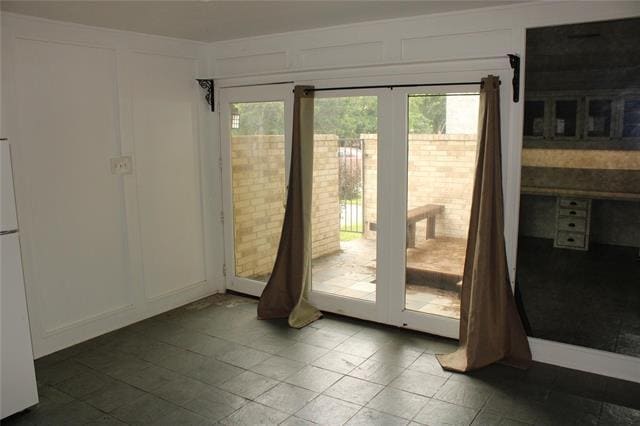 Building Photo - 900 N Austin St