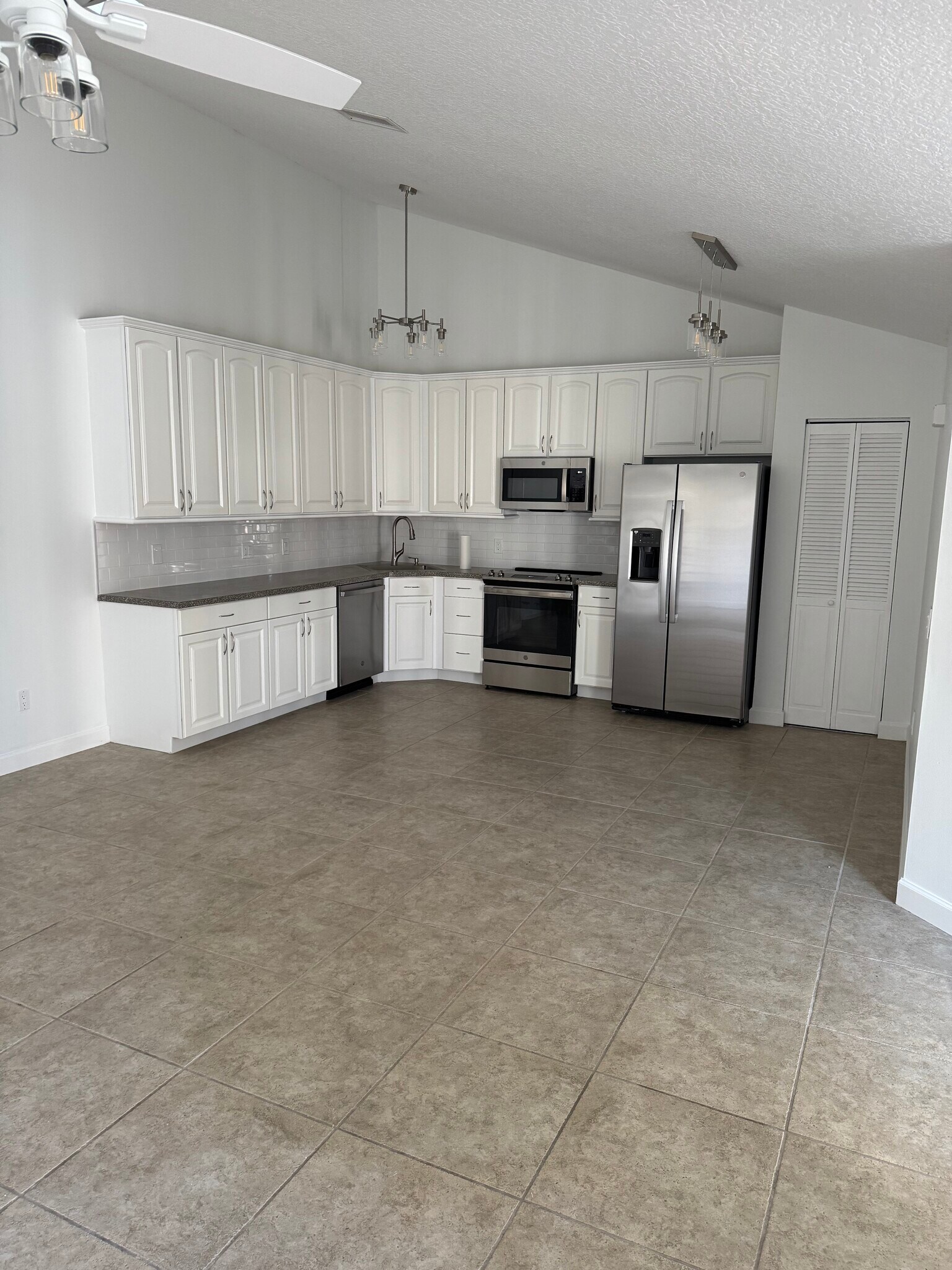 lots of space - 5604 Eagle Lake Dr