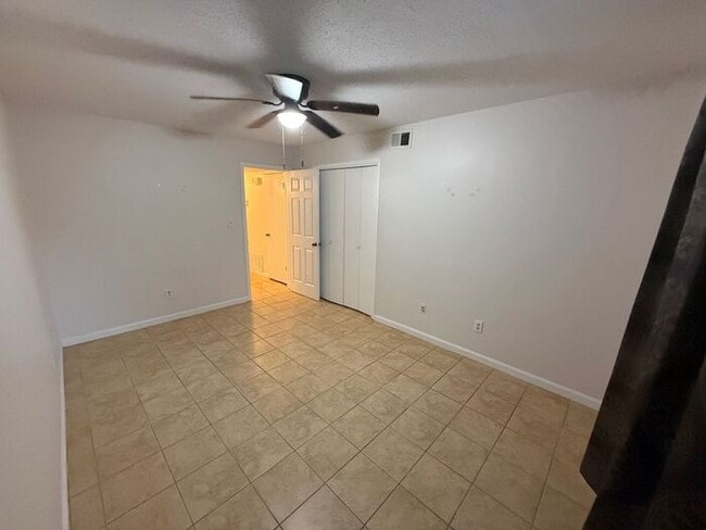 Building Photo - Gulf Breeze - Greenbriar Estates - 2 bedroom, 1 bathroom