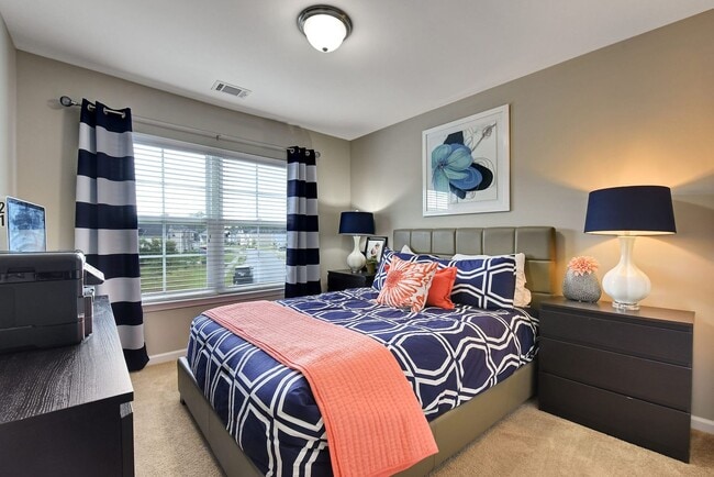 Building Photo - 3 Bedroom Townhouse