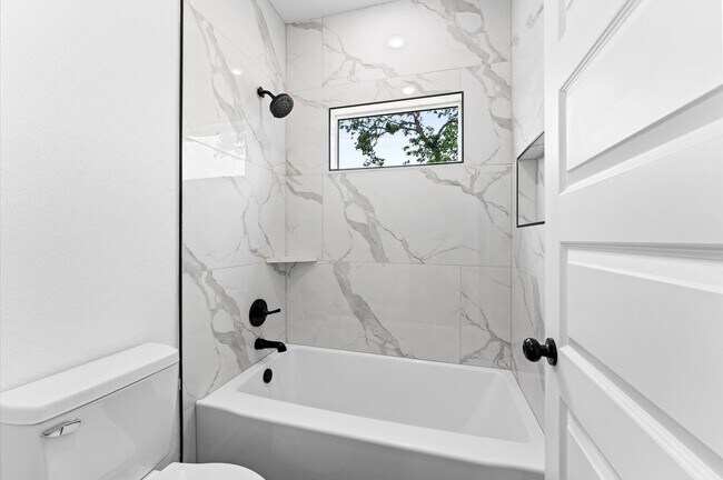 Building Photo - 514 Melbourne St