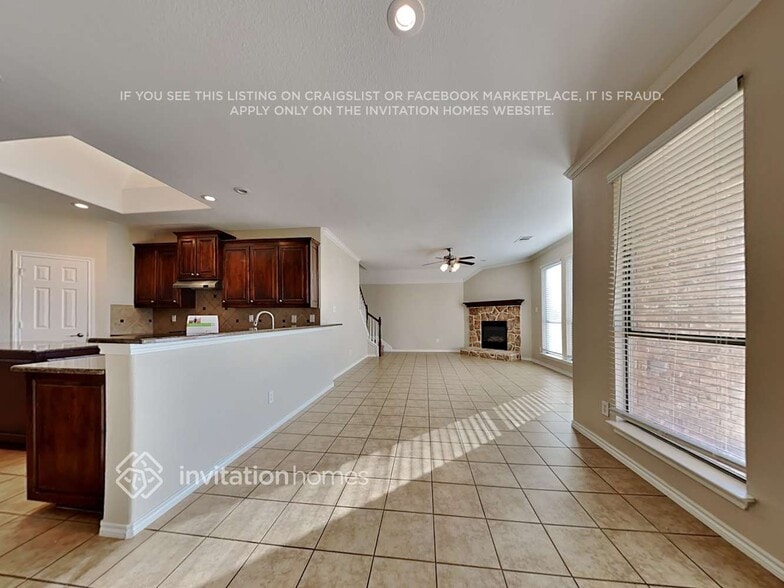 Building Photo - 10645 Devinstone Dr