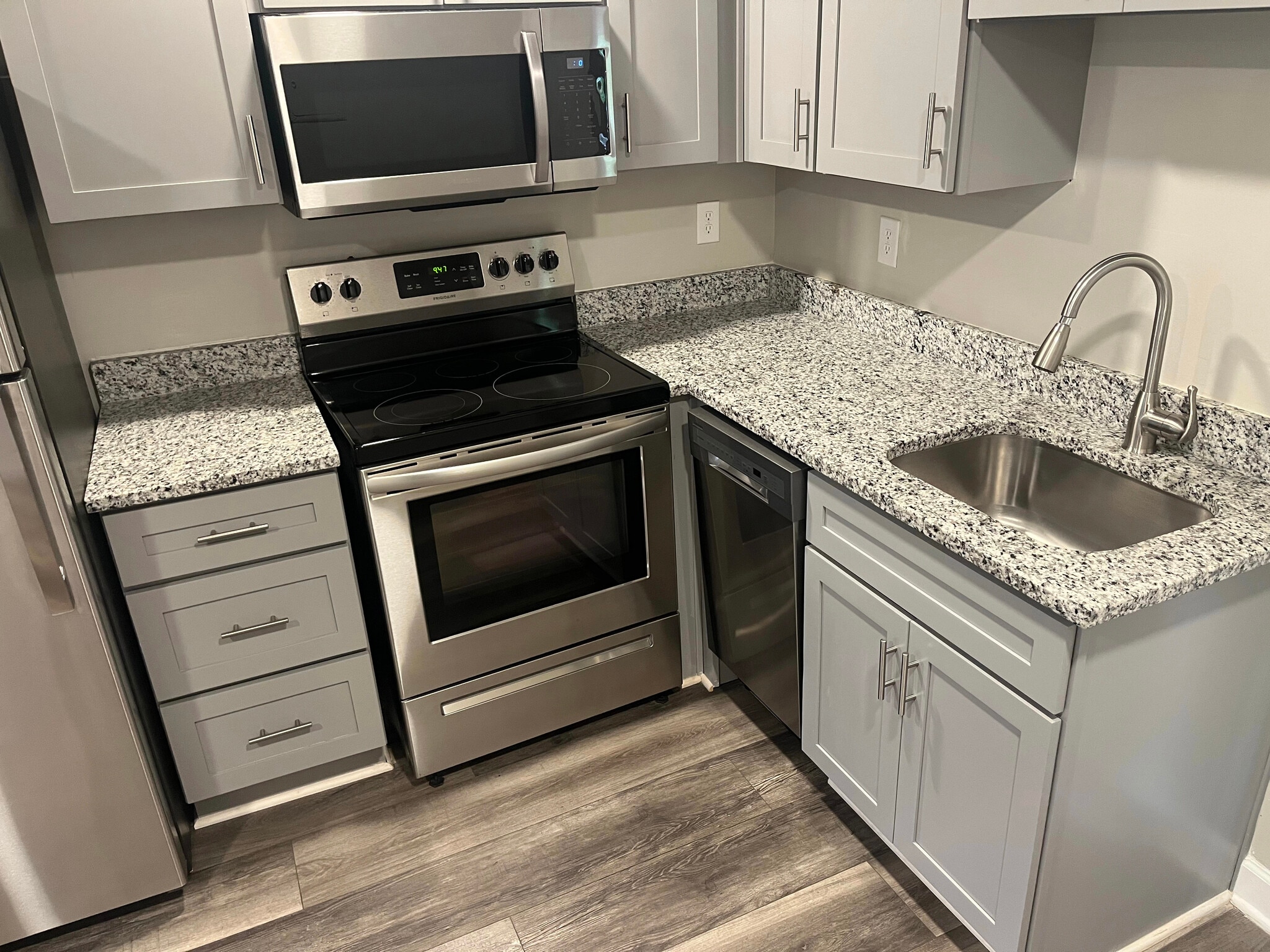 Building Photo - 581 Starlight Dr