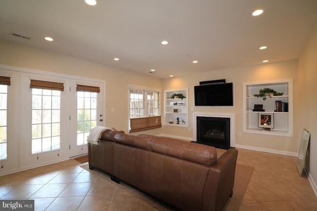 Building Photo - 13539 Flowerfield Dr