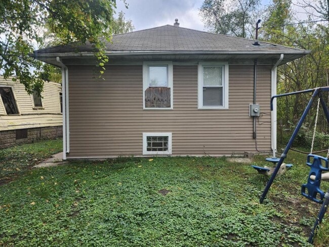 Building Photo - 1559 McKinley St