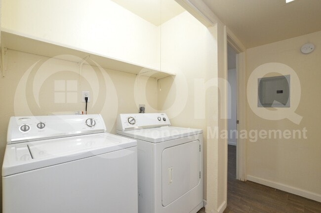 Building Photo - 2719 E Tierra Buena Ln