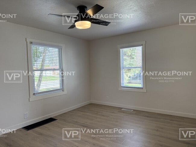 Building Photo - 1335 Dousman St