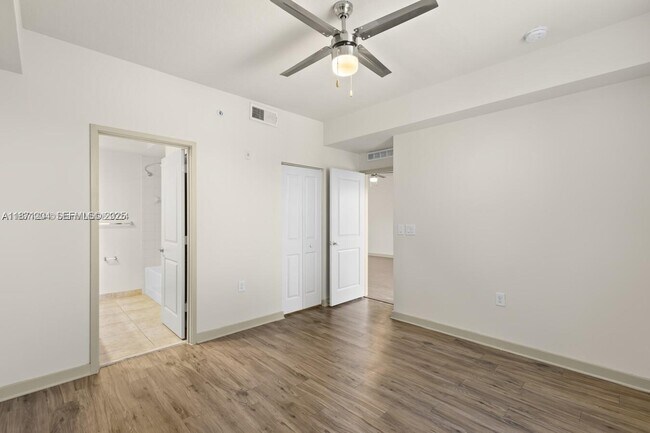 Building Photo - 320 Franklin Club Dr