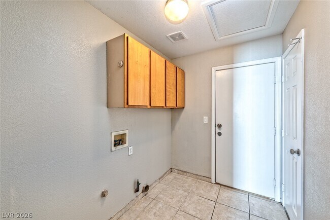 Building Photo - 6412 Blacklion Ct