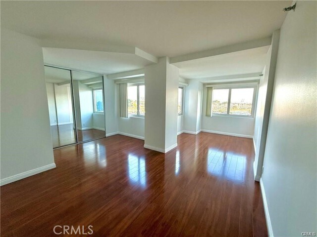 Building Photo - 525 E Seaside Way
