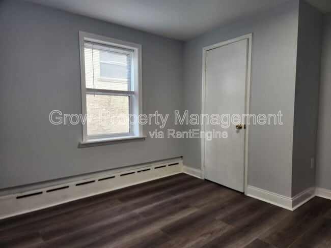 Building Photo - 1344 S 9th St