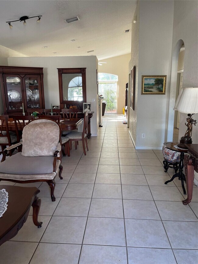 Building Photo - 932 NW 126th Terrace