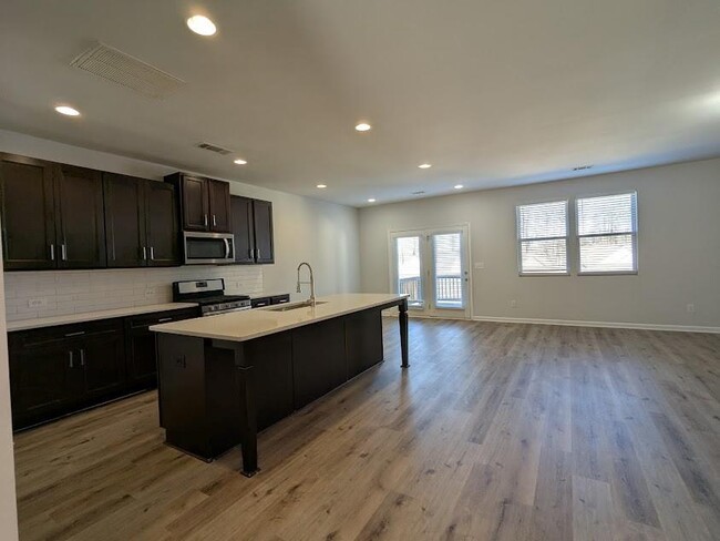 Building Photo - 2034 Britt Dr