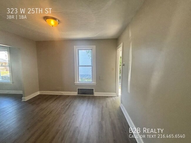 Building Photo - 323 W 25th St