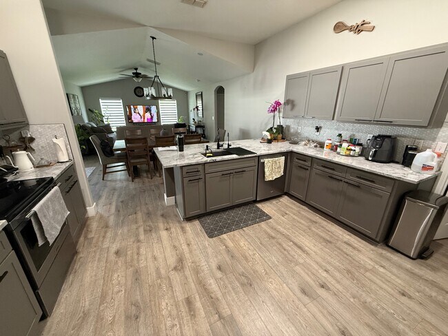 Building Photo - 219 Compass Rose Dr