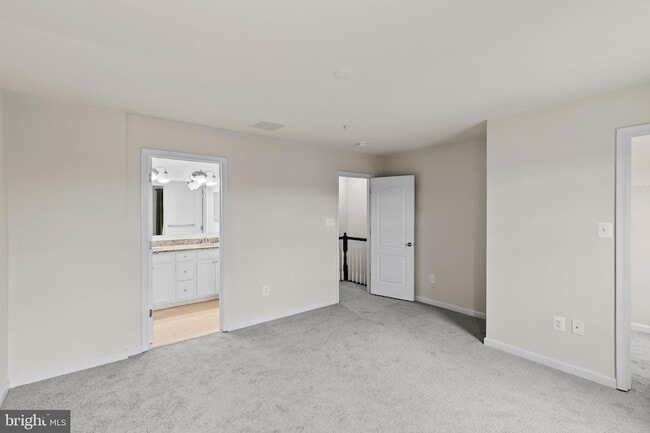 Building Photo - 7035 Southmoor St