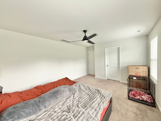 Building Photo - Modern 4BD, 2.5BA Knightdale Home with a F...