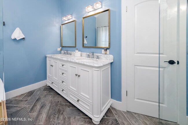 Building Photo - 506 Cali Dr